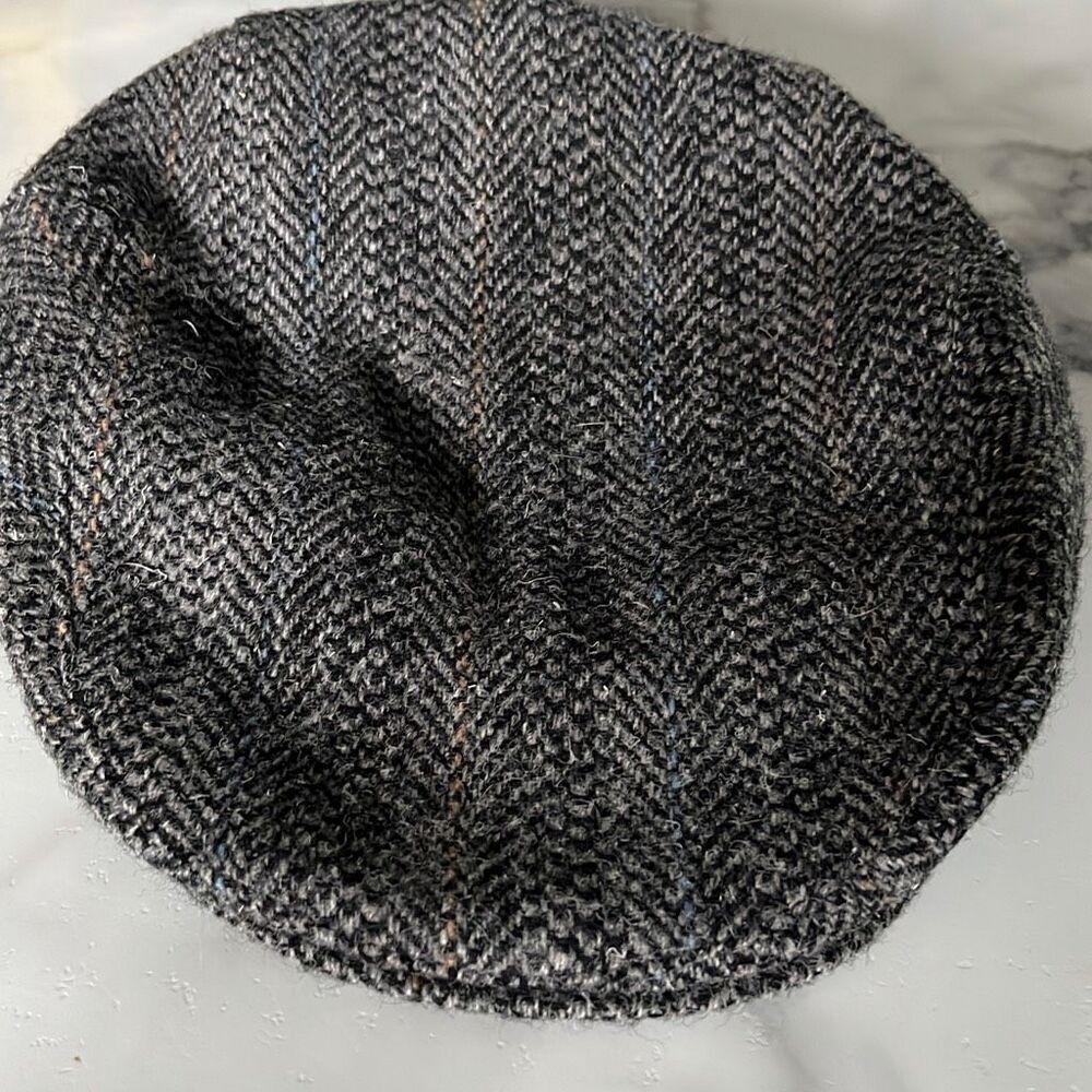 VNTG GENTS 100% WOOL HAND WOVEN  HARRIS TWEED FLAT CAP / DRIVING HAT  FROM SCOTL